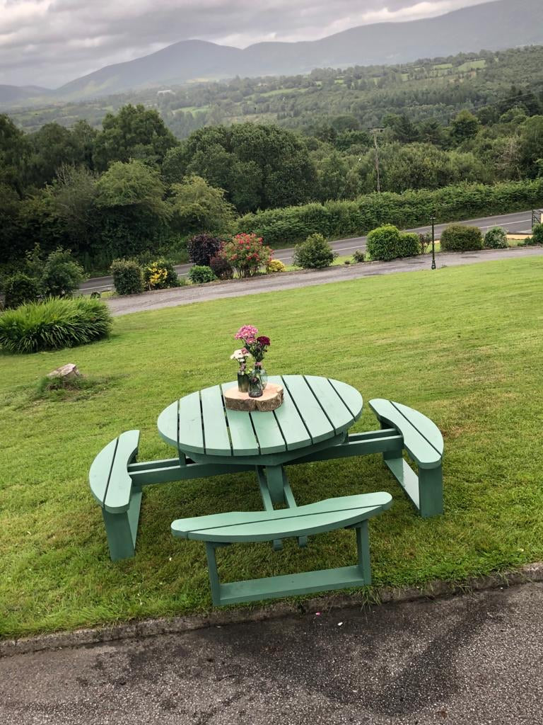 Round Picnic Table